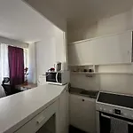 01 Convenient - Station Station Apartamento