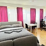 Apartamento 01 Convenient - Station Station *