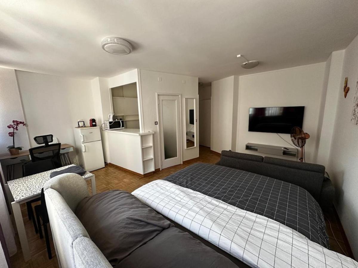 01 Convenient - Station Station Apartment Genf