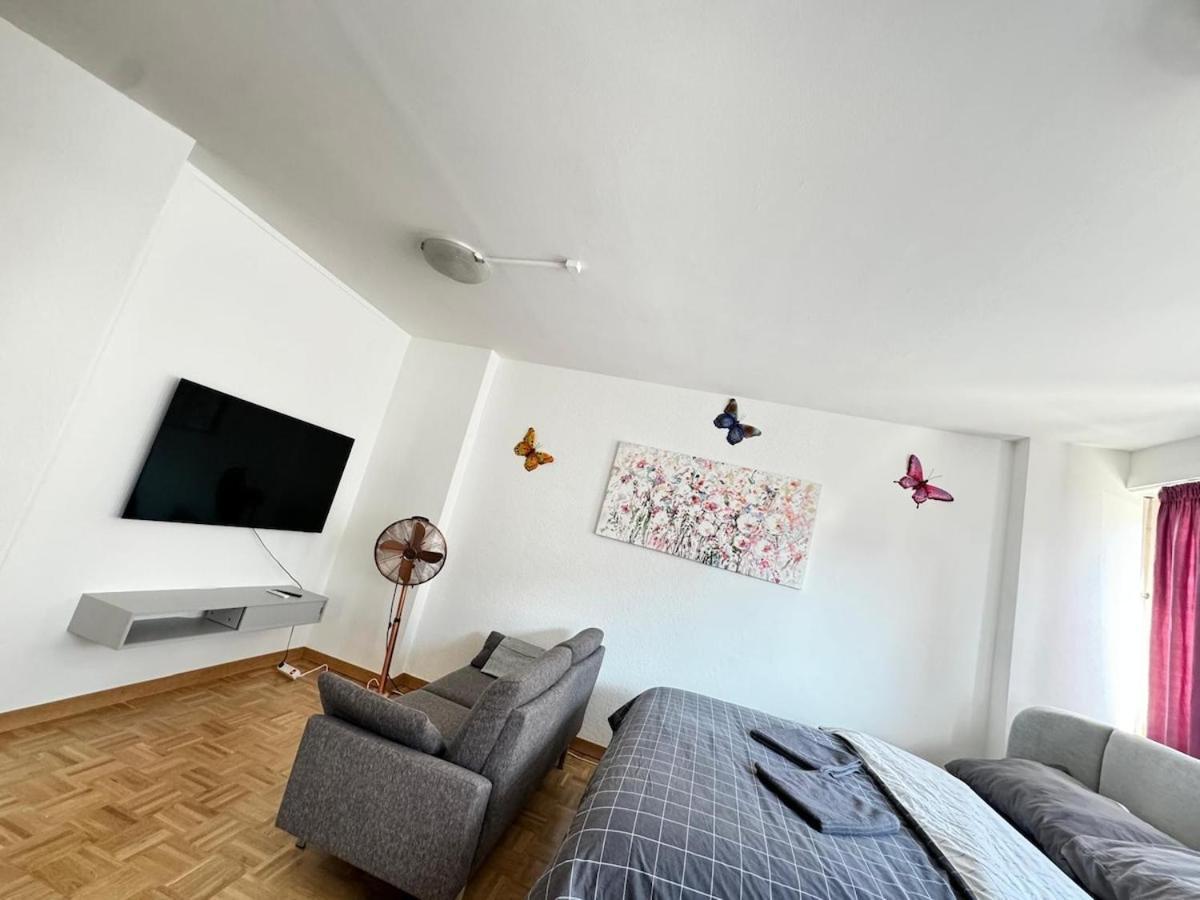 01 Convenient - Station Station *