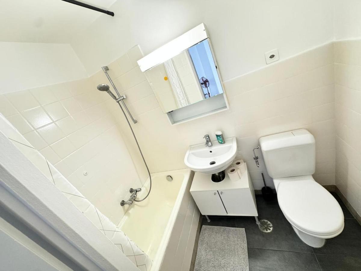 01 Convenient - Station Station Apartment